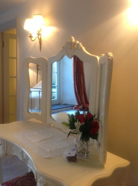 Number 5 Bed & Breakfast Шафтсбъри Стая снимка